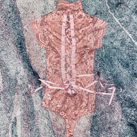 FASHION NOVA || Orchid Lace-Up Strappy Bodysuit in Blush - SZ XS 🌸NWOT🌸 - Picture 9 of 9